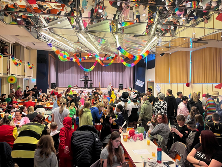 Großer Ball der Kleinen